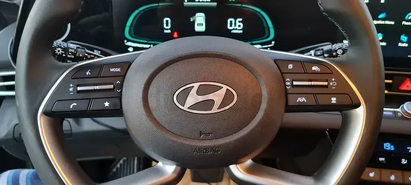 هيونداي إلانترا 2024